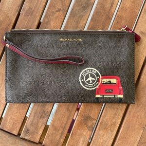 Michael Kors jet Set Go Illustrations Wristlet